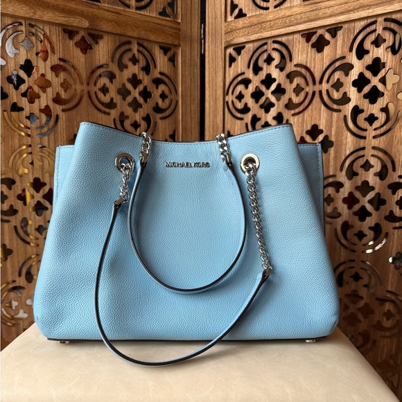 Michael Kors Teagan Large Pebbled shoulder bag - Picture 1 of 8